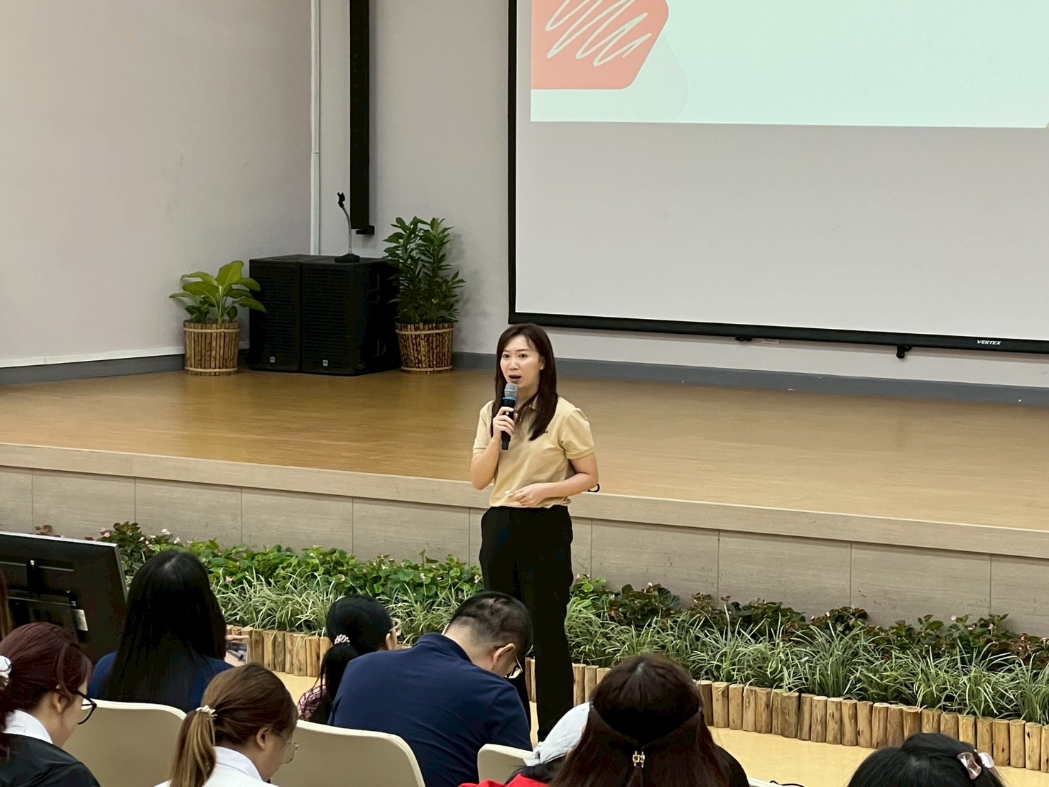 MFU News : LINE_ALBUM_Sino-Intern___Career_Connect_250908_13.jpg