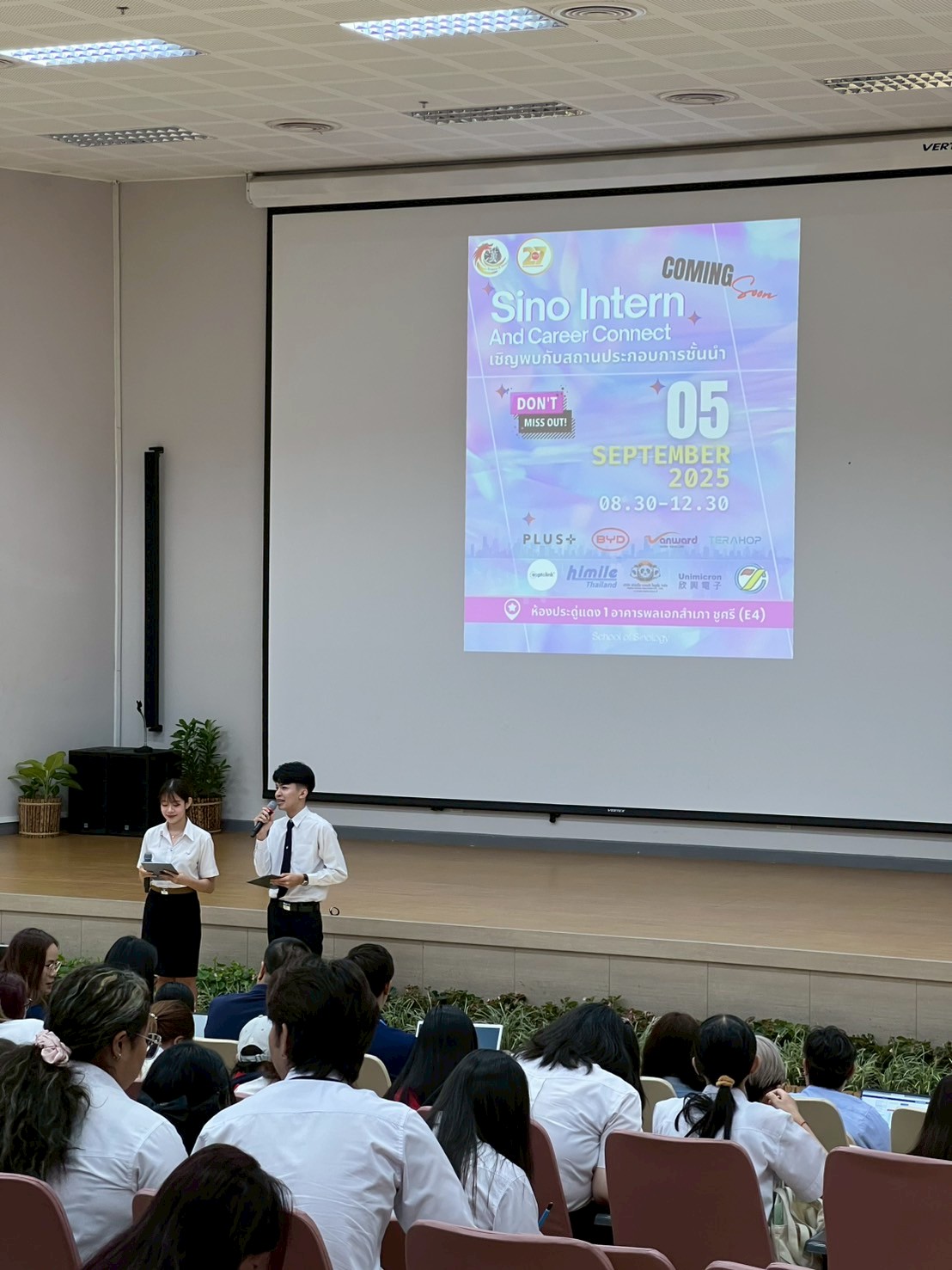 MFU News : LINE_ALBUM_Sino-Intern___Career_Connect_250908_23.jpg