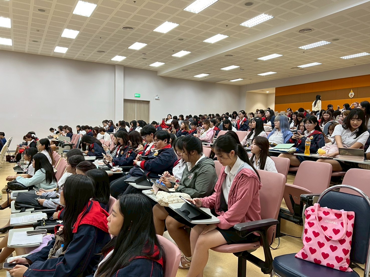 MFU News : LINE_ALBUM_Sino-Intern___Career_Connect_250908_24.jpg