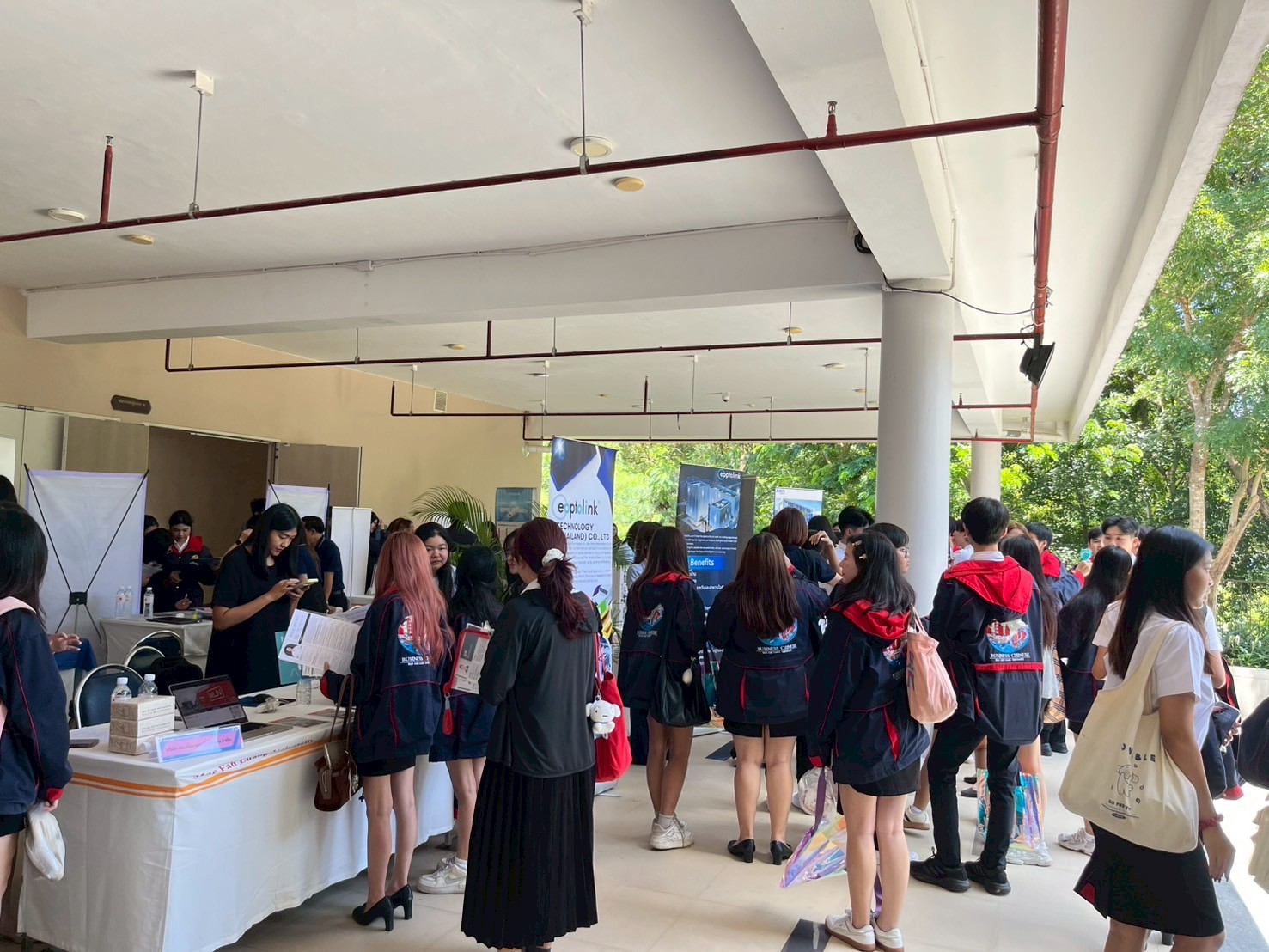 MFU News : LINE_ALBUM_Sino-Intern___Career_Connect_250908_39.jpg