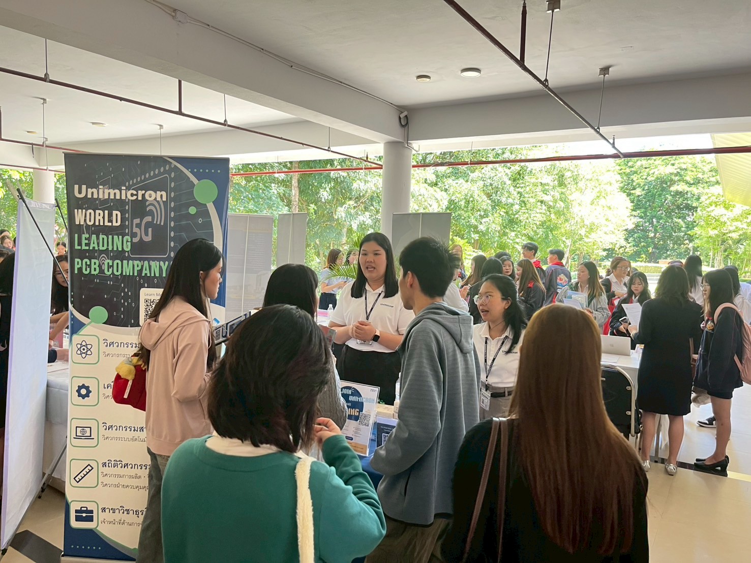 MFU News : LINE_ALBUM_Sino-Intern___Career_Connect_250908_41.jpg
