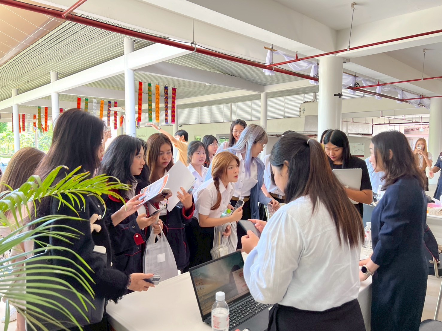 MFU News : LINE_ALBUM_Sino-Intern___Career_Connect_250908_5.jpg