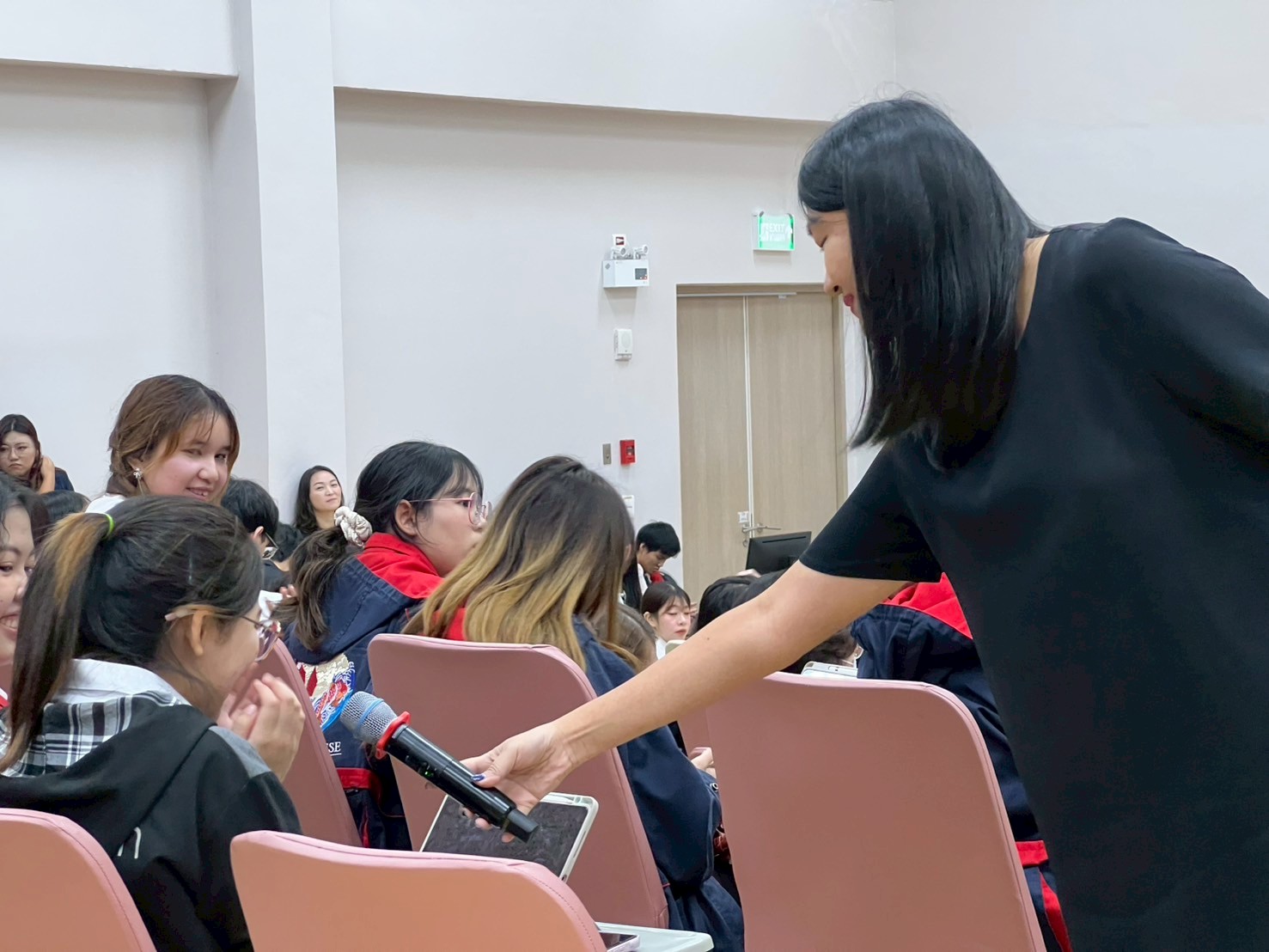 MFU News : LINE_ALBUM_Sino-Intern___Career_Connect_250908_8.jpg